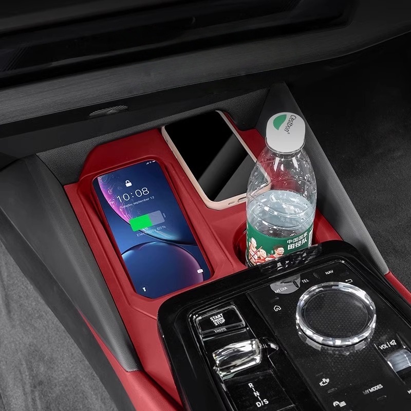 BMW 5シリーズ G60 525i i5 2024-202 - Wireless Charging Pad のレビューと価格