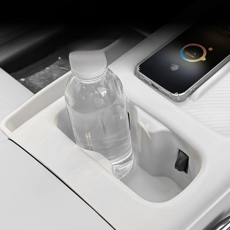 長安奇瑞Q05 2026年式車用センターコンソールワイヤレス - Wireless Charging Pad のレビューと価格
