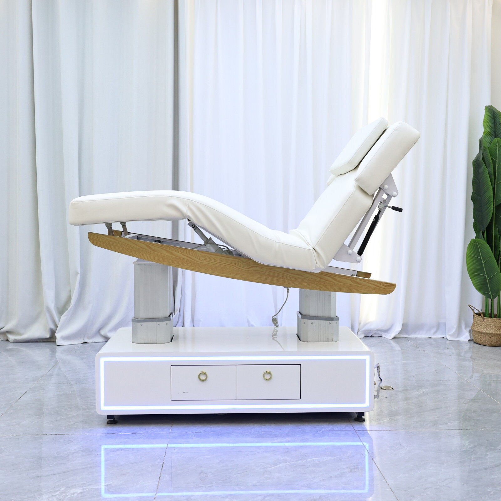 2026年式電動リフト付きホワイトビューティーケアベッド、フ - Massage Table Accessories Uk のレビューと価格